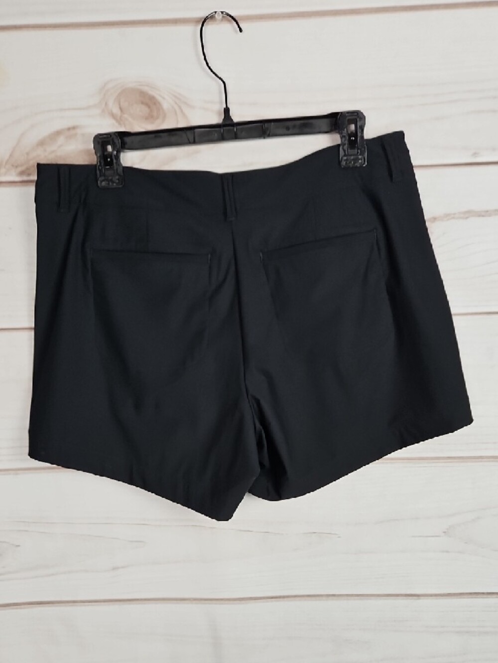 NWT SPANX Sunshine 4" Shorts in Very Black - Large - Picture 8 of 16